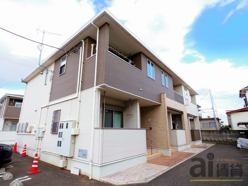 小平市小川町のアパートの建物外観