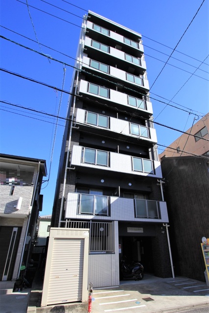 【松山市木屋町のマンションの建物外観】