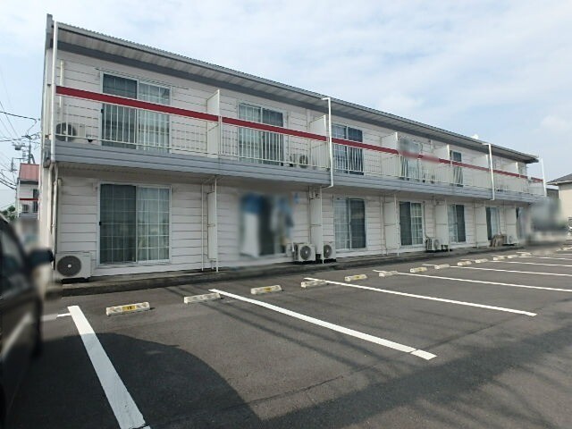 宇都宮市鶴田町のアパートの建物外観