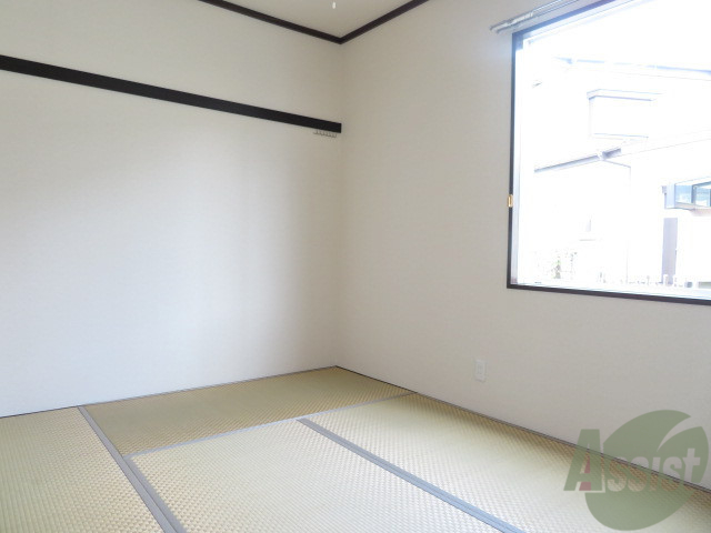 その他部屋・スペース　こちらは和室を撮影しました。寝室にしましょう。