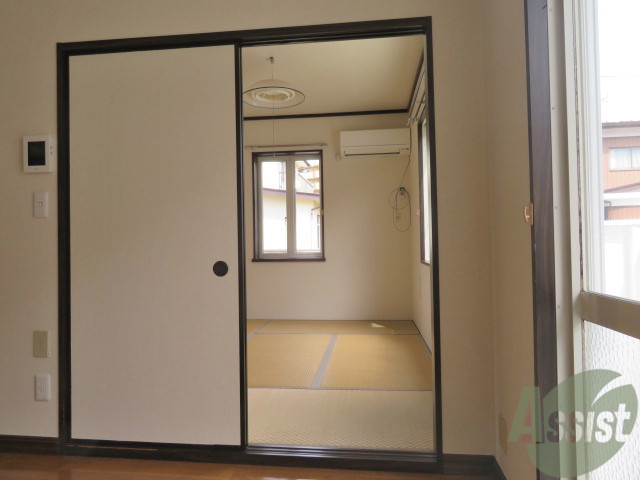 その他設備　ちゃんとエアコンもついているので、安心してくださいね。