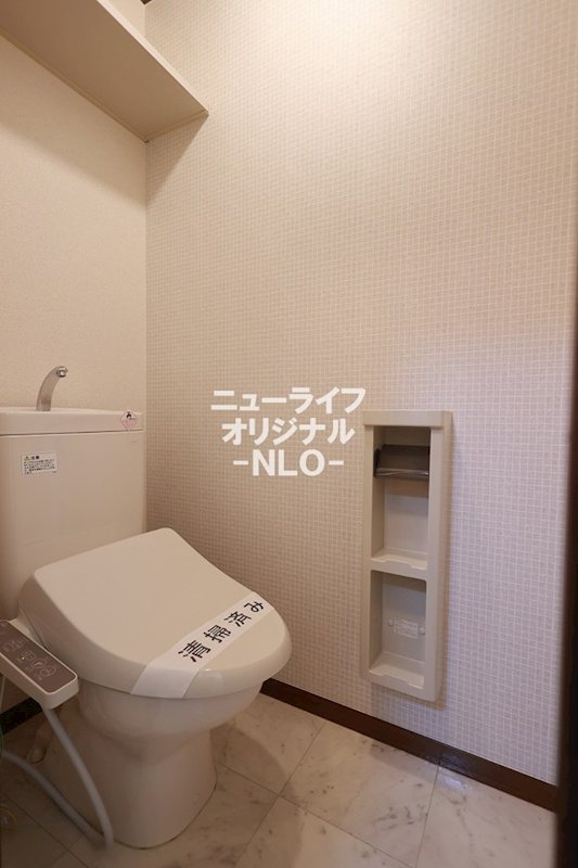 トイレ　清潔さと快適さを兼ね備えた温水洗浄便座☆