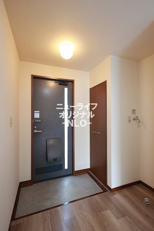 玄関　大型シューズボックスがあり玄関まわりがスッキリします☆
