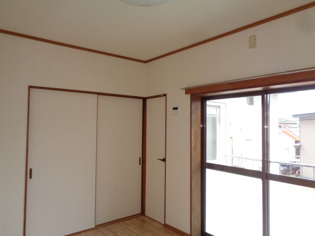 ＪＲ中央線 岡谷駅 徒歩12分 2階建 築60年の居間写真
