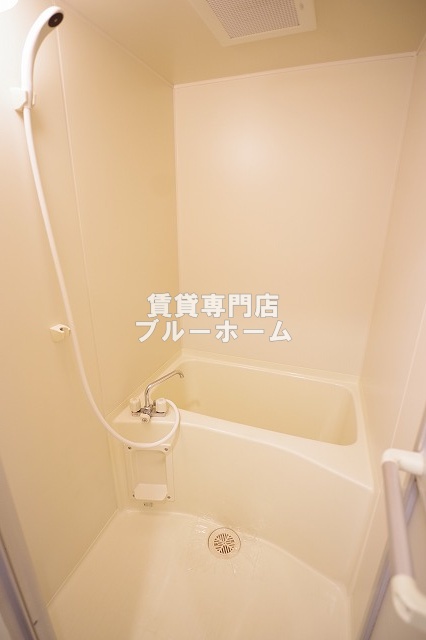 バス・シャワールーム　清潔感のある浴室！