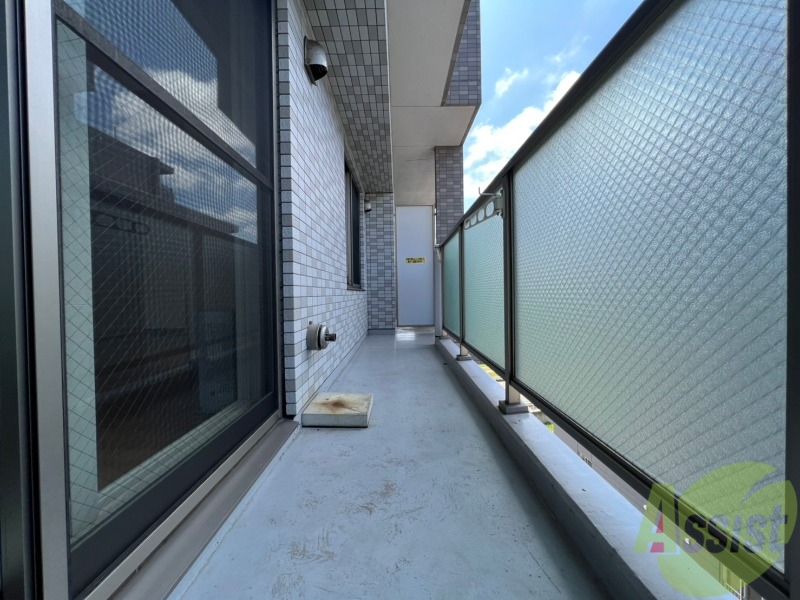 バルコニー　バルコニーです。洗濯物を干したり一息ついたりできますね！