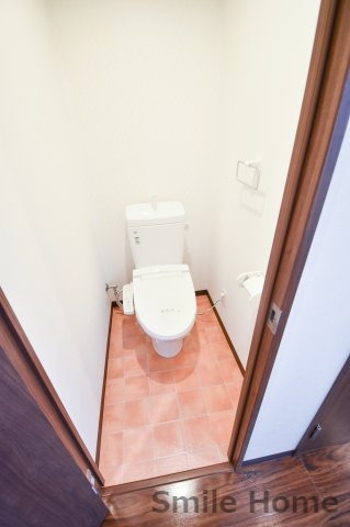 トイレ　清潔感があるトイレです。入るとホッとする、そんな空間。