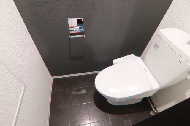 トイレ　※別室の参考写真の為、現況優先です。