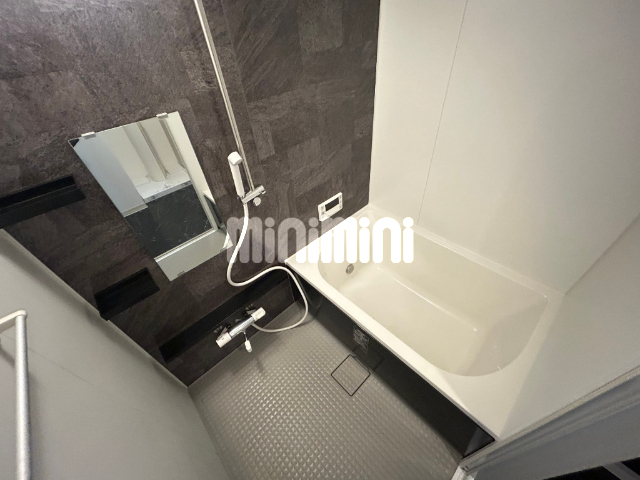 バス・シャワールーム　バスルームです