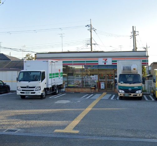 コンビニ　セブンイレブン（コンビニ）まで608m