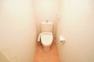 トイレ　温水洗浄便座