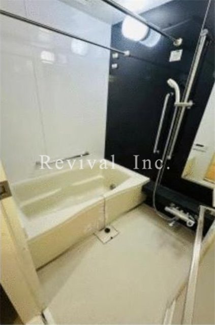 バス・シャワールーム　追い焚き・浴室乾燥機付きで便利です