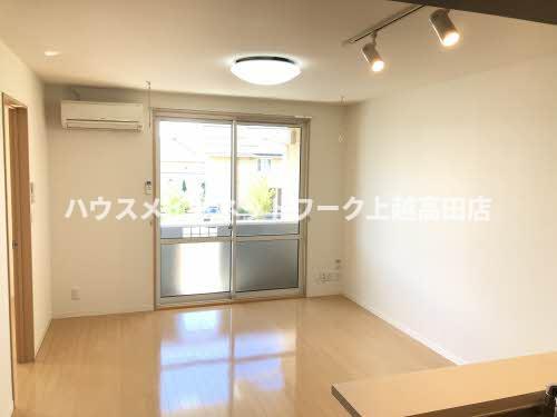 居室・リビング　ＬＤＫ（同室タイプ２０２号室の画像を掲載）