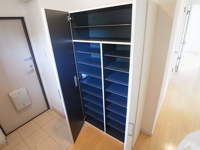 玄関　大型のシューズＢＯＸは魅力