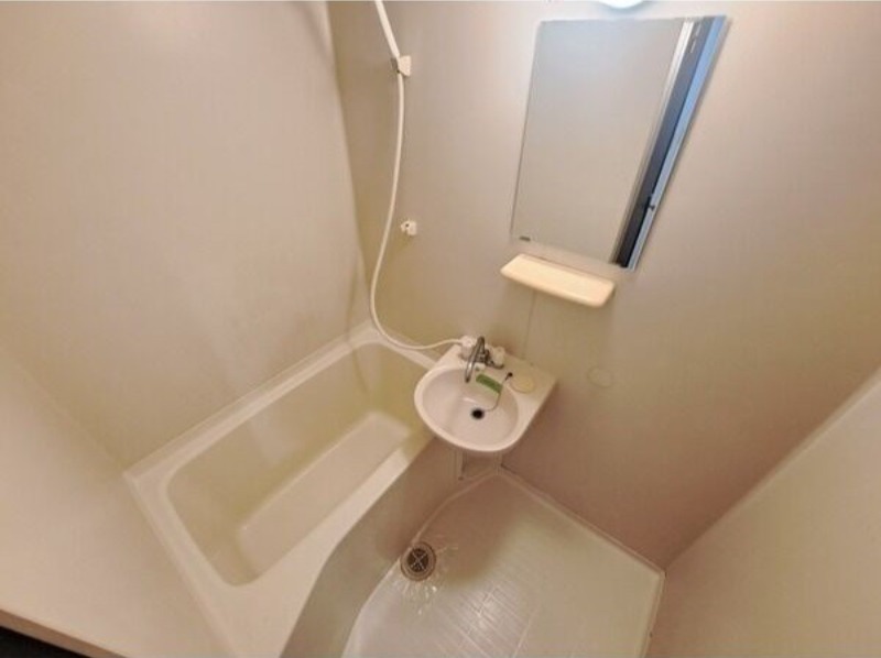 バス・シャワールーム　図面と現状に相違がある場合には現状を優先