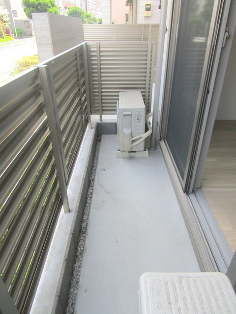 バルコニー　テラス