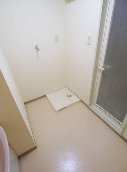 その他設備　室内洗濯機置場完備です。