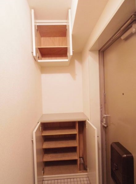 玄関　シューズボックス完備です。