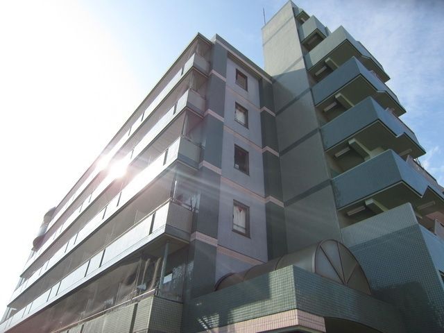 建物外観　★コンビにもすぐそこの便利な１Ｋマンション★