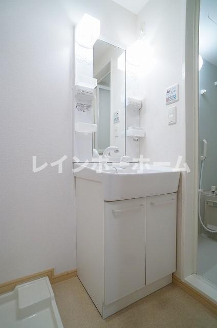 洗面設備　脱衣スペースもあります