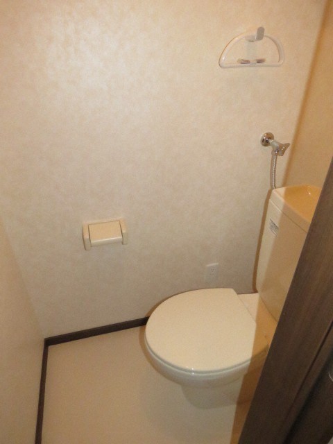 トイレ　清潔感のあるトイレです