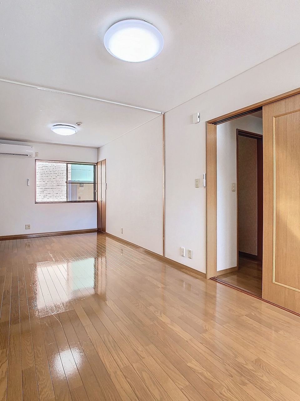 居室・リビング　別号室の写真。写真・図面と現況に差異がある場合、現状優先。