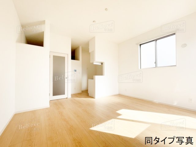 居室・リビング　明るい室内です☆