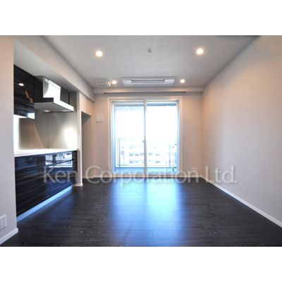 居室・リビング　同タイプ9階のお部屋を撮影。仕様が異なることがあります。