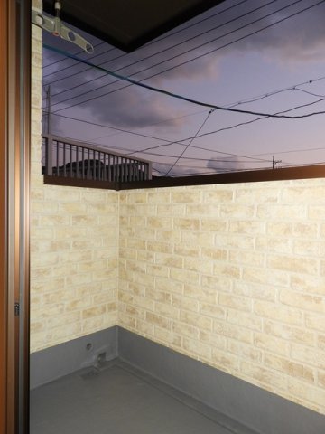 バルコニー　陽当たり良好なバルコニーです