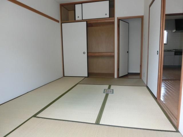 居室・リビング　明るい和室