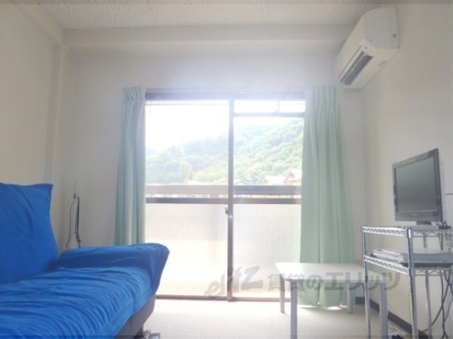 居室・リビング　ごめんなさい！家具は付いてきません。