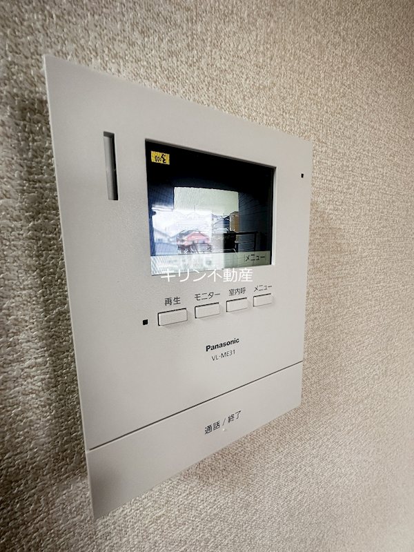 セキュリティ　同建会社同モデル。床材及び建具の色や設備等は実際の室内にてご