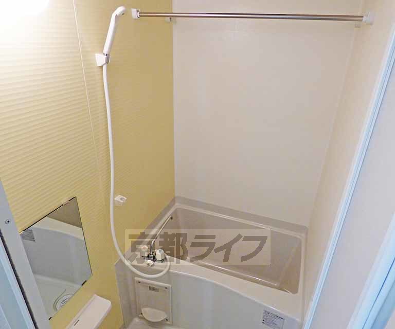 バス・シャワールーム　バスルームです。