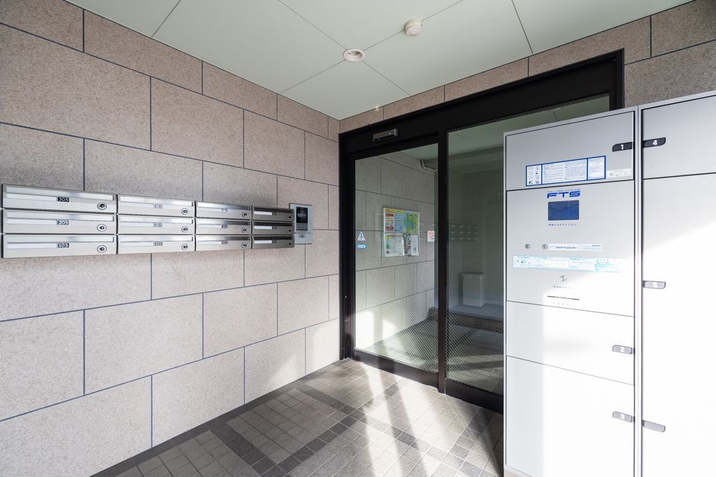 エントランス　オートロック/メールボックス/宅配ボックス