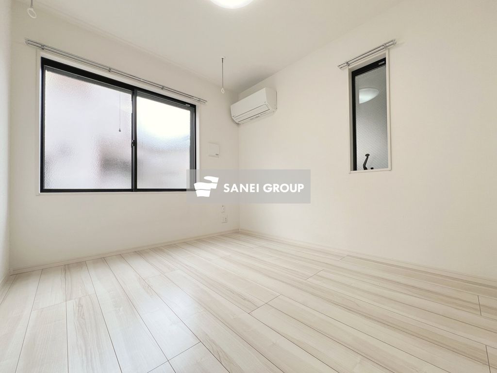 居室・リビング　※反転