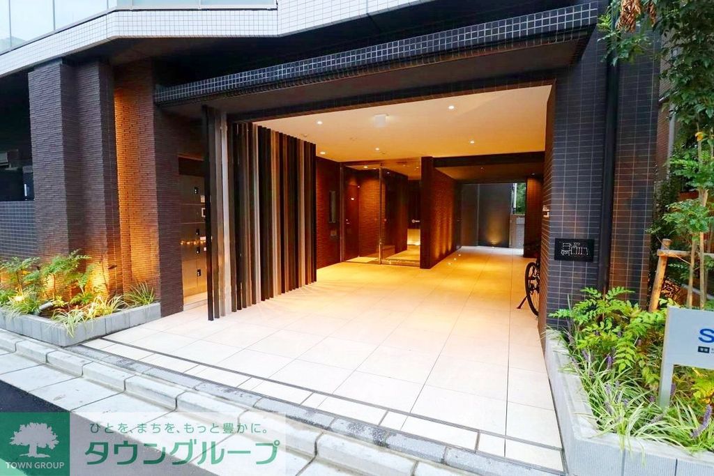 エントランス　エントランス