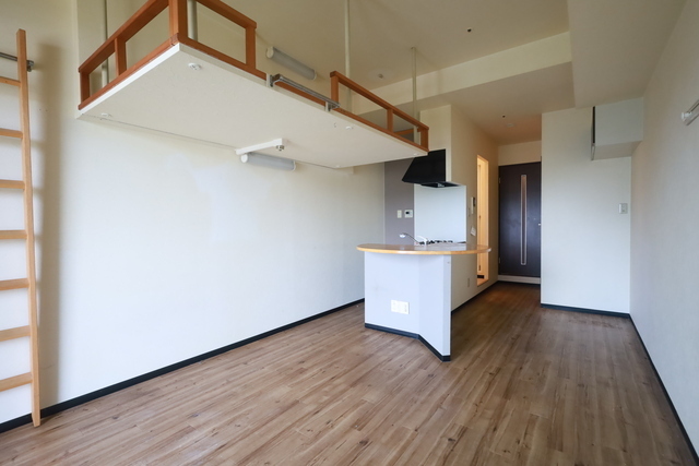 居室・リビング　明るい東向きのお部屋