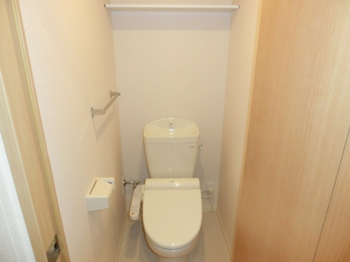 トイレ　温水洗浄便座