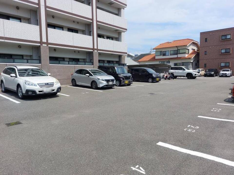 駐車場　駐車場