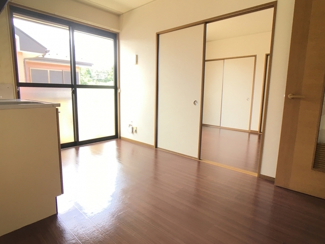 居室・リビング　別部屋参考写真です