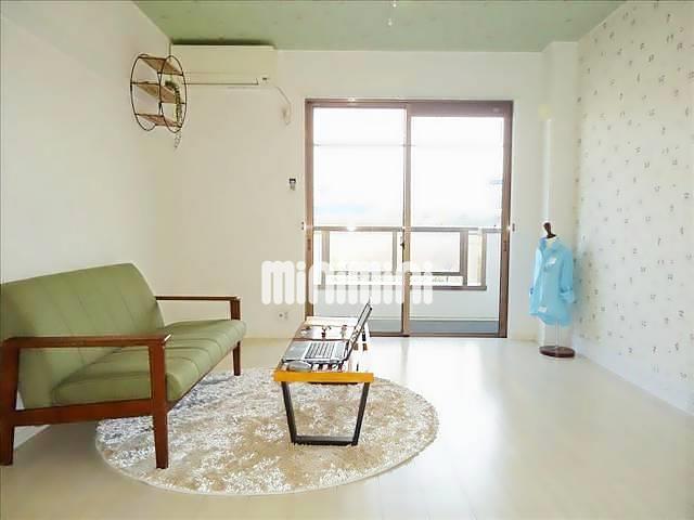 居室・リビング　同一物件、別部屋の写真です。