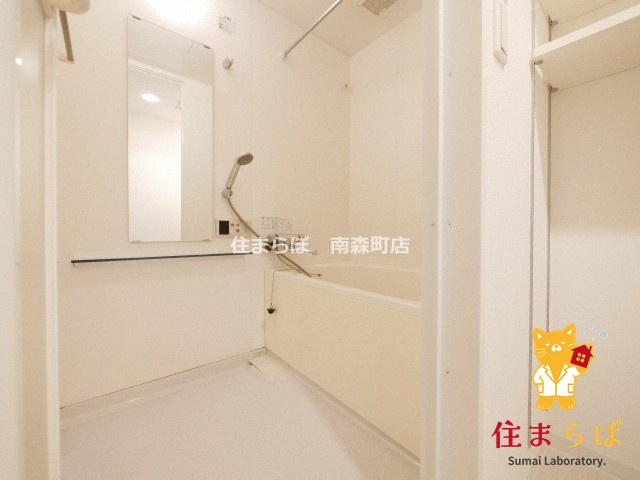 バス・シャワールーム　「見た目じゃなく、心に“しっくりくる”を大切に。」