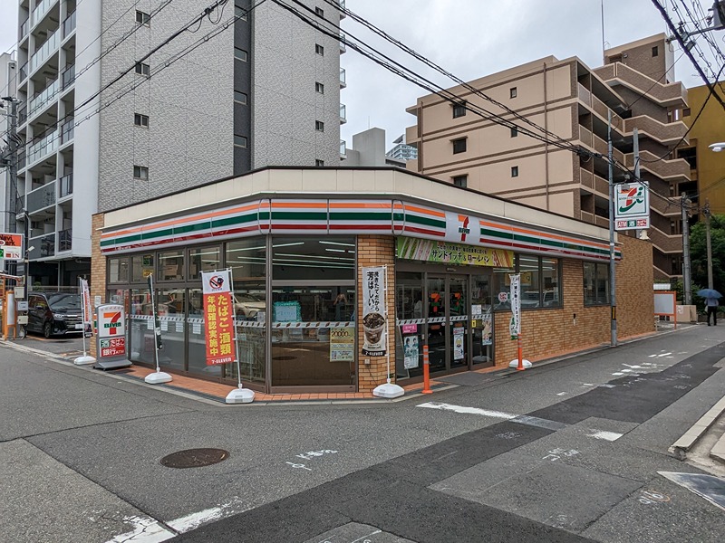コンビニ　セブンイレブン 大阪天神西町店（コンビニ）まで10m