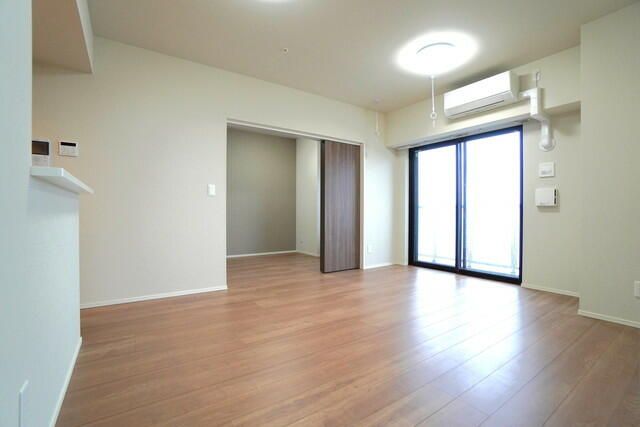 居室・リビング　写真は同タイプ住居です。