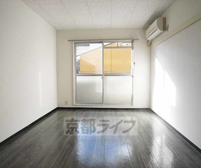 居室・リビング　広々としたお部屋です。