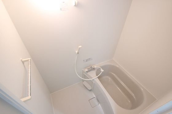 バス・シャワールーム　※別部屋の写真です