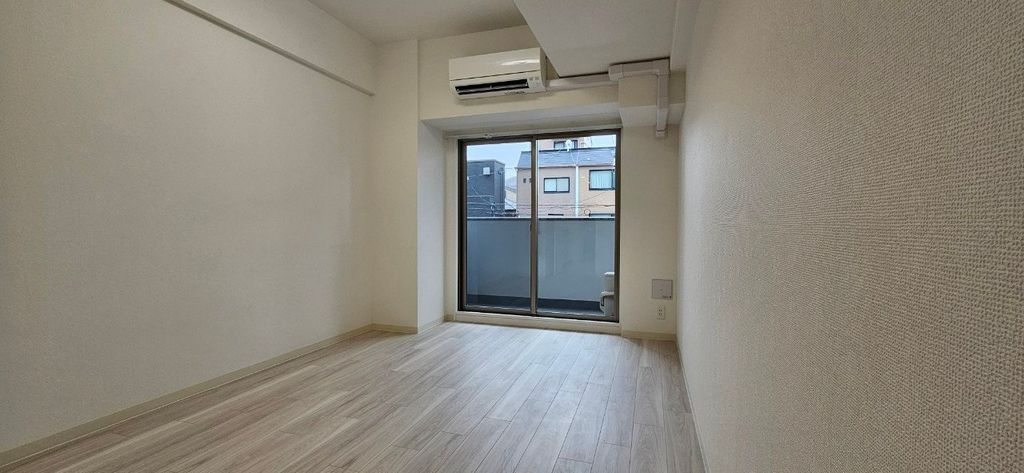 居室・リビング　エントランス