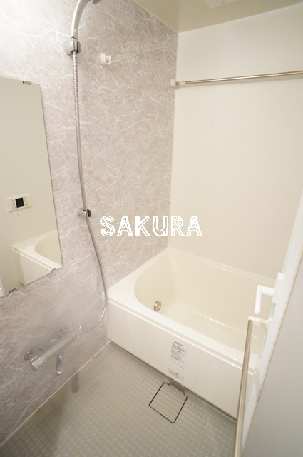 バス・シャワールーム　追い焚き・浴室乾燥機付き♪