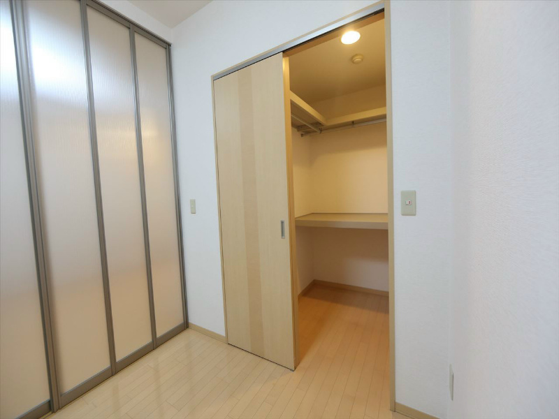 収納　ウォークインクローゼット（収納充実してます）