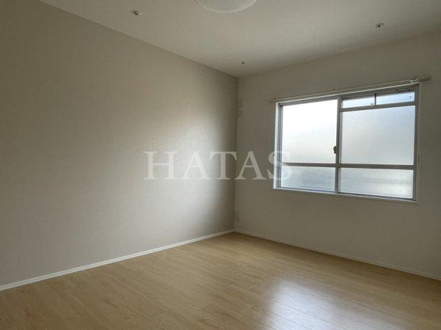 居室・リビング　同物件別部屋です。